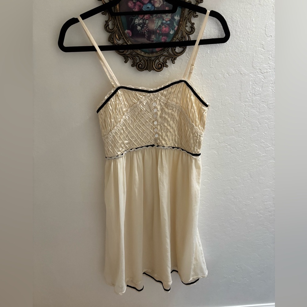 cream vintage detailed mini dress XS